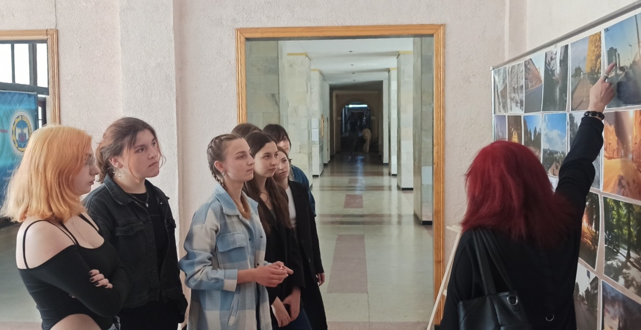 Розповідь про місто Тернопіль, яке зображене на фото